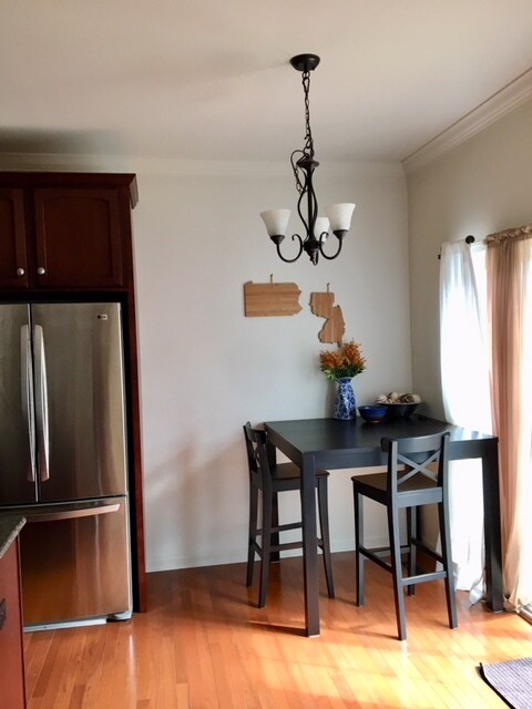 Main floor eat-in area - 602 Petersburg Rd
