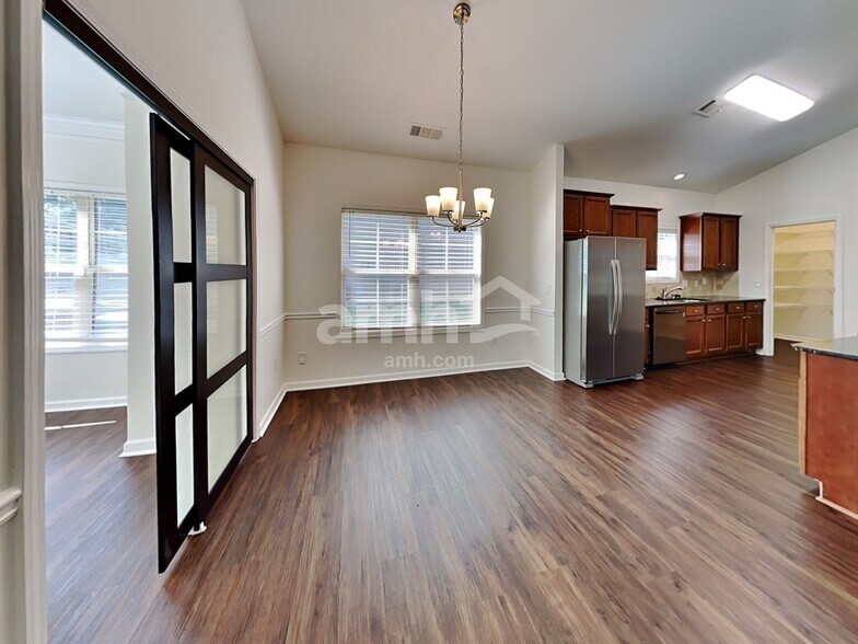Building Photo - 3227 Hideaway Ln