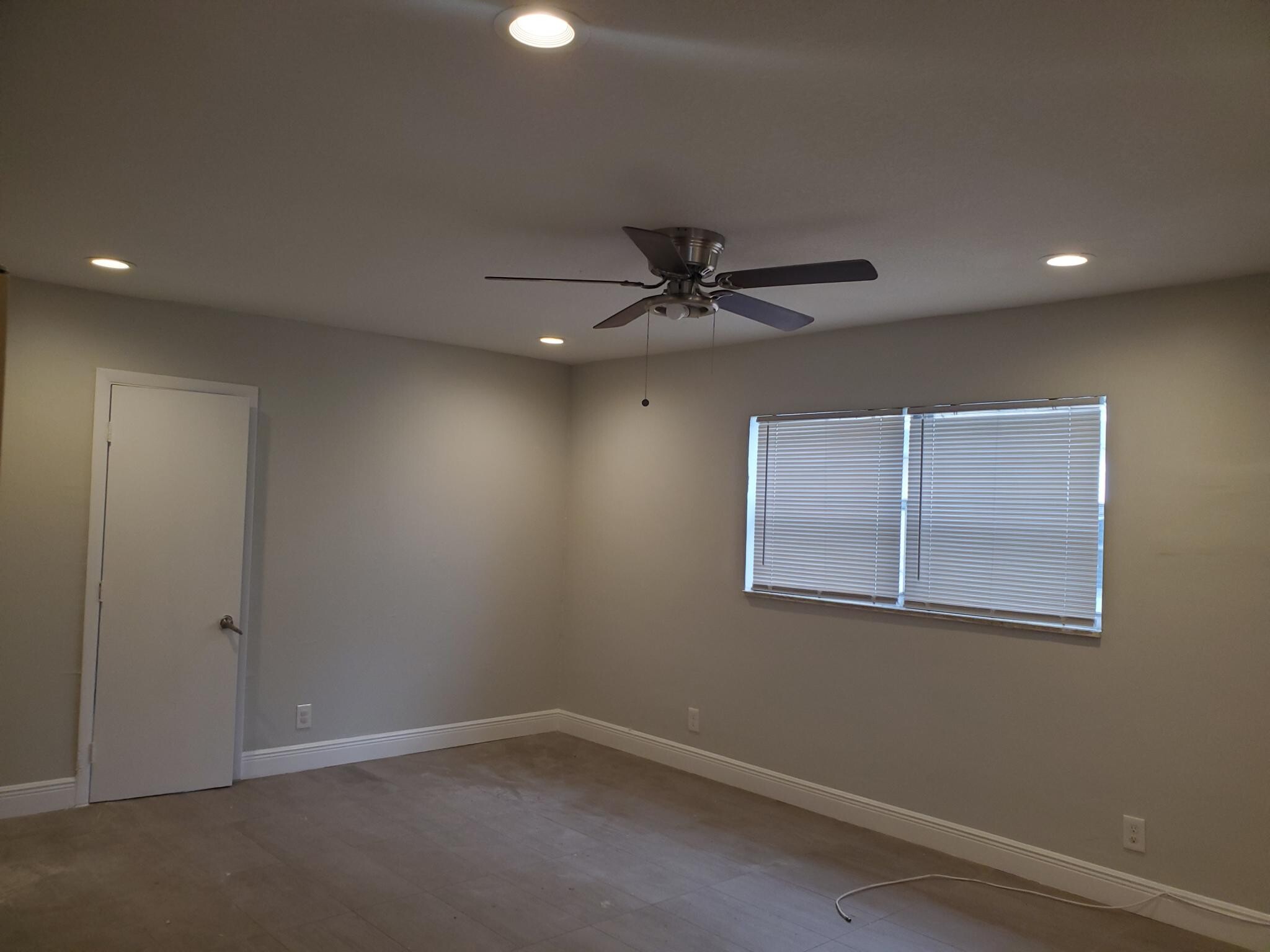 living area - 107 sw 9th st