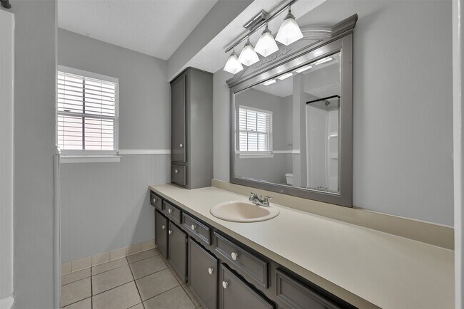 Building Photo - 27121 Wells Ln