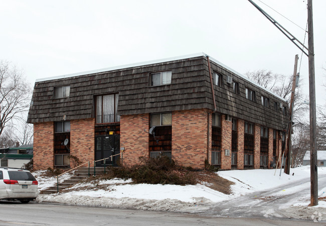 Primary Photo - 2112 44th Ave N