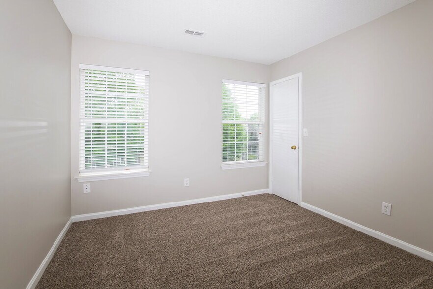 Building Photo - 10415 Battle Ct