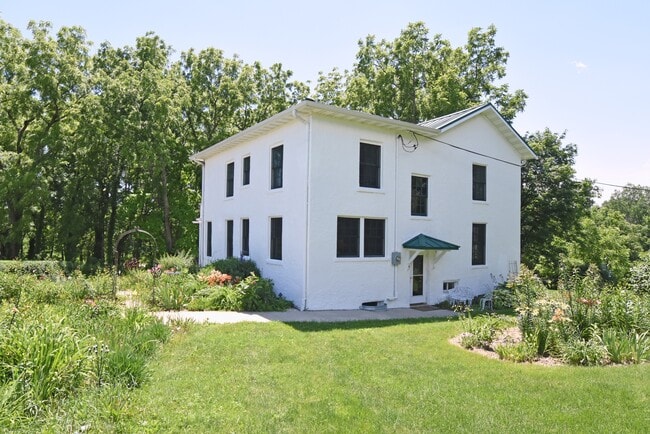 Building Photo - 600 E Main St