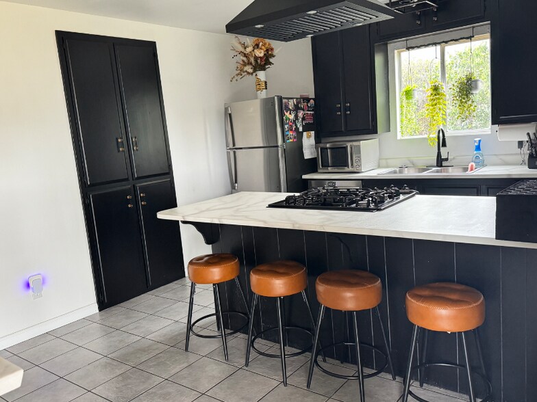 Building Photo - 1268 Orange Ave