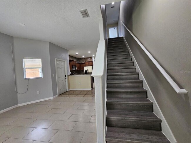 Building Photo - 4016 Mountain Chestnut Way