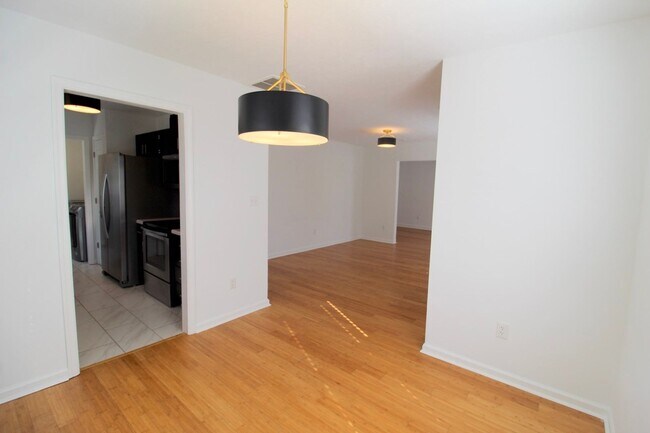 Building Photo - Discover modern living in this recently re...
