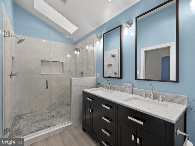 Building Photo - 3044 Emerald Chase Dr