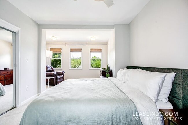 Building Photo - 719 Gallatin St NW