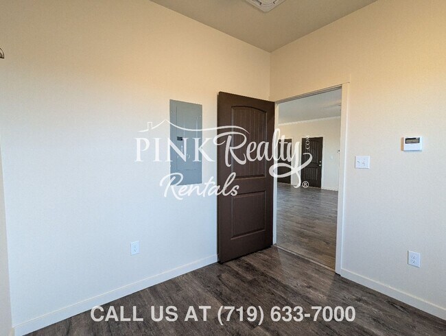 Building Photo - 1672 E Purcell Blvd