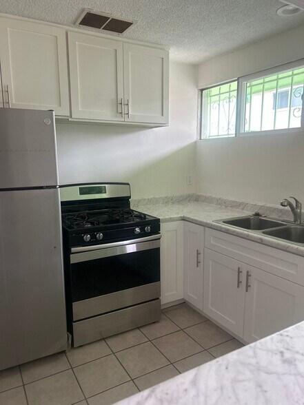 Kitchen - 2359 Glendale Blvd