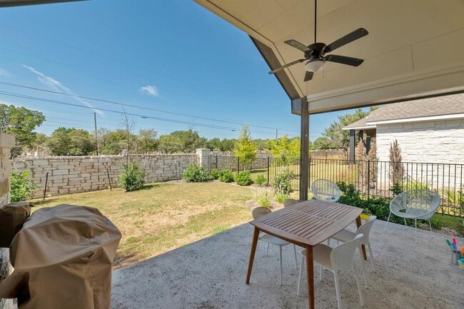 Building Photo - 304 Gulfton St