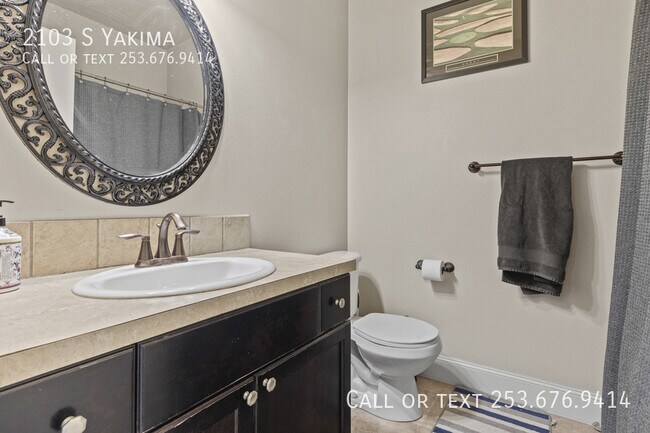 Building Photo - 2103 S Yakima-