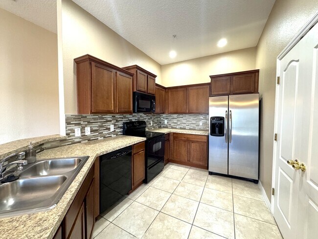 Building Photo - 6582 S Goldenrod Rd