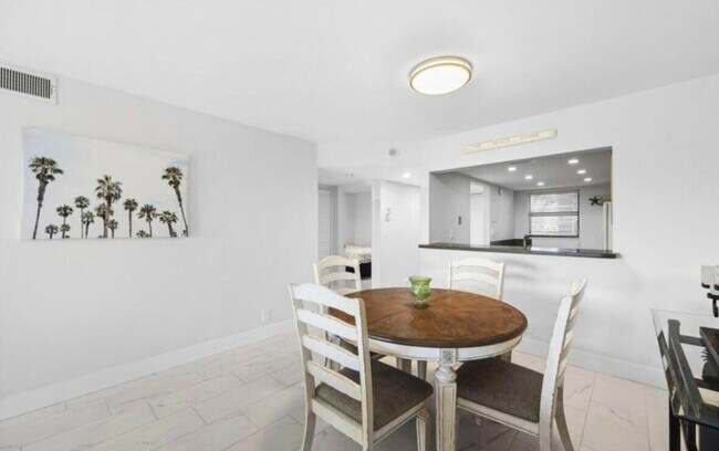 Building Photo - 9400 S Ocean Dr