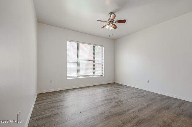 Building Photo - 20660 N 40th St