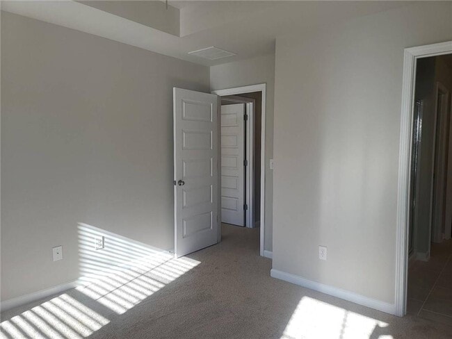 Building Photo - 3800 Prospect Point Dr