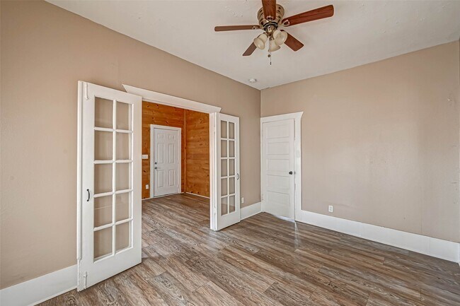 Building Photo - 406 Woodward St