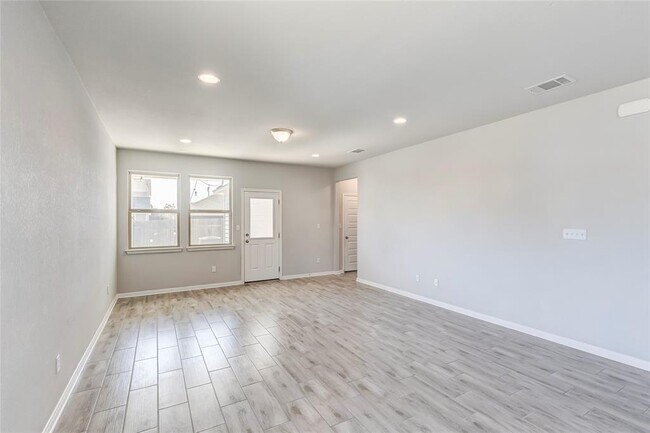 Building Photo - 2533 Pecan Island Dr