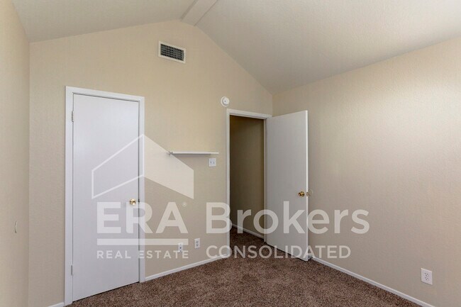 Building Photo - 4903 Ridge Haven