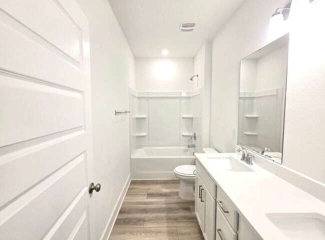 Building Photo - 6550 Paso Fino Dr