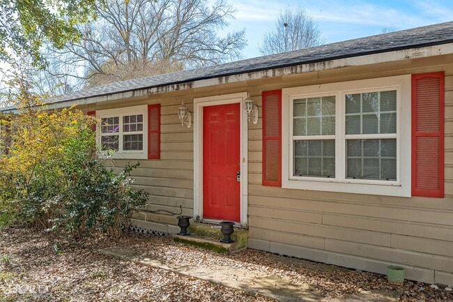 Building Photo - 7062 Winburn Dr