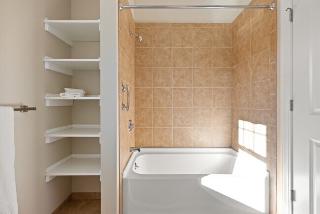 Building Photo - 360 Andover St