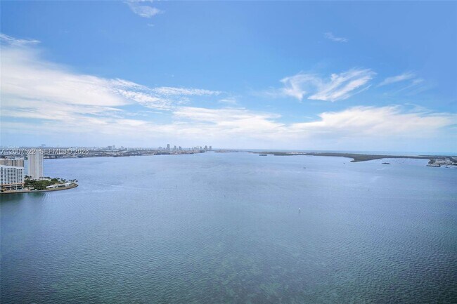 Building Photo - 1331 Brickell Bay Dr