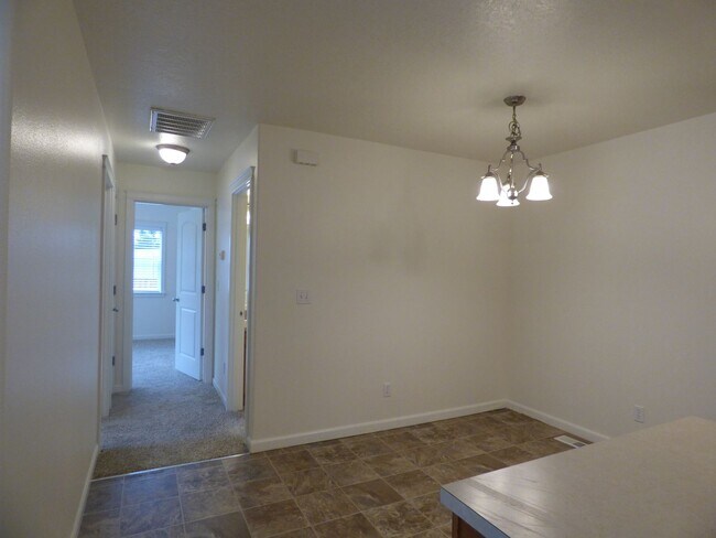 Building Photo - 3536-3538 Fisher Ct NE Salem, OR 97305