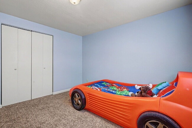 Building Photo - 695 Calle Entrada