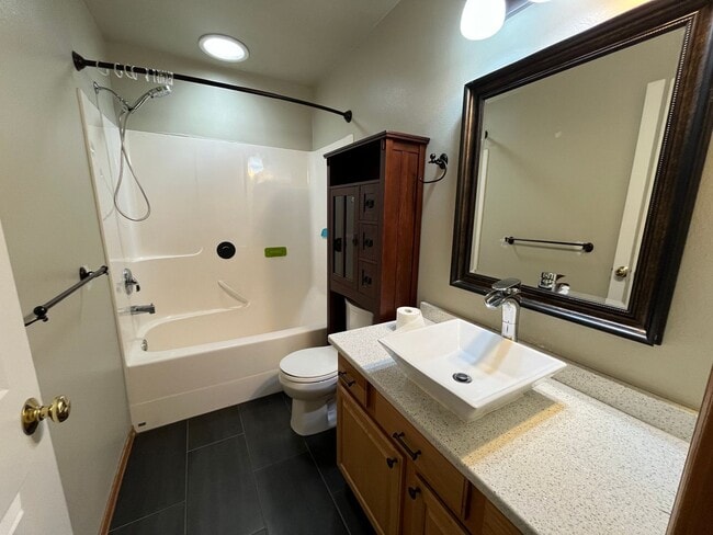 Building Photo - 3 Bed, 2 Bath Sudden Valley Home with Natu...