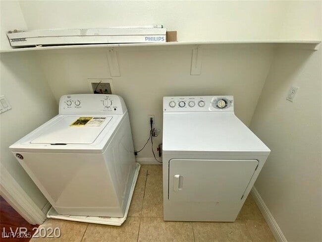 Building Photo - 8869 Skyline Peak Ct