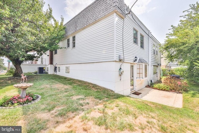 Building Photo - 9898 Wistaria St
