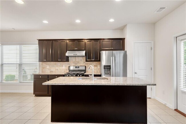 Building Photo - 4920 Breezewood Cir