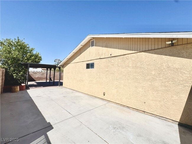 Building Photo - 5830 Deer Valley Dr