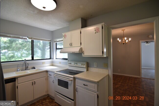 Building Photo - 145 Woodhaven Dr