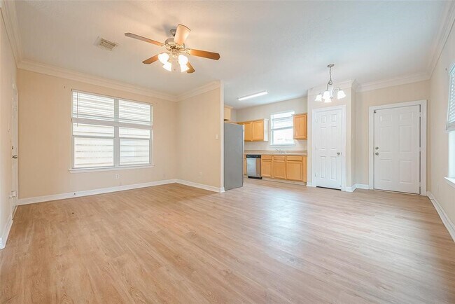 Building Photo - 10355 Panther Point Dr