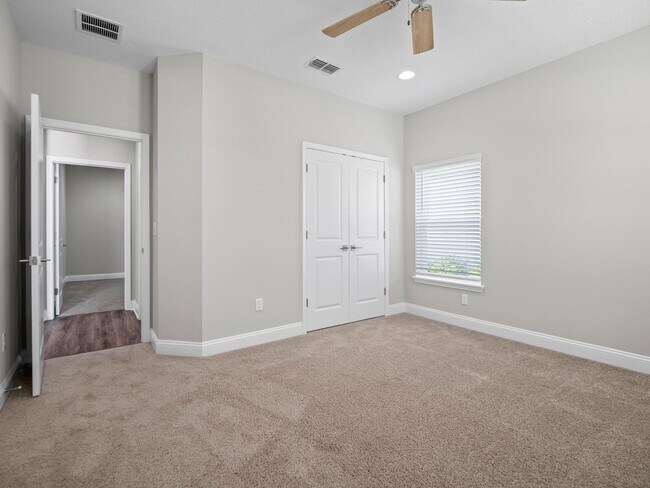 Building Photo - 4 bedroom, 3 bath home in Grand Landings G...