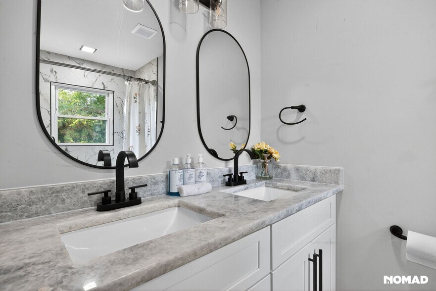 Building Photo - 2022 Boulderview Dr SE