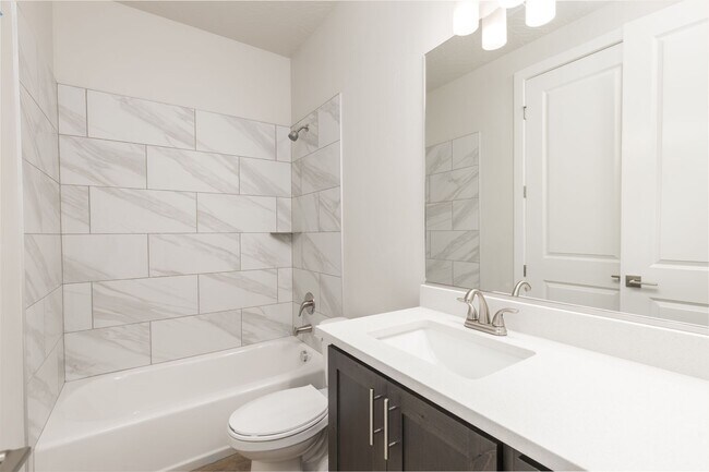 Building Photo - 2027 W 380 S