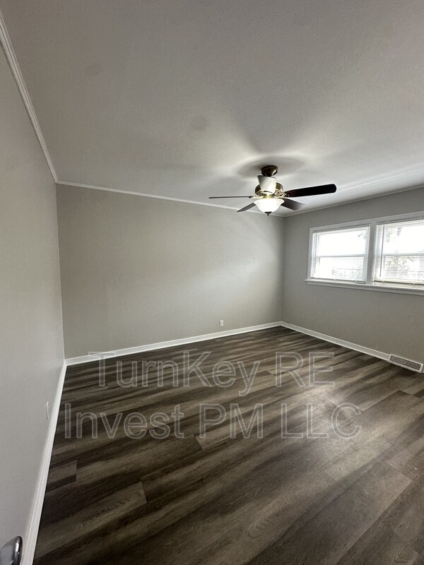 Building Photo - 11613 Kedzie Ave