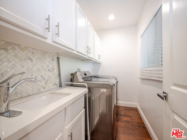 Building Photo - 5417 Allott Ave