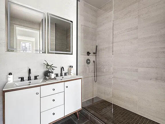 Building Photo - 136 14th St