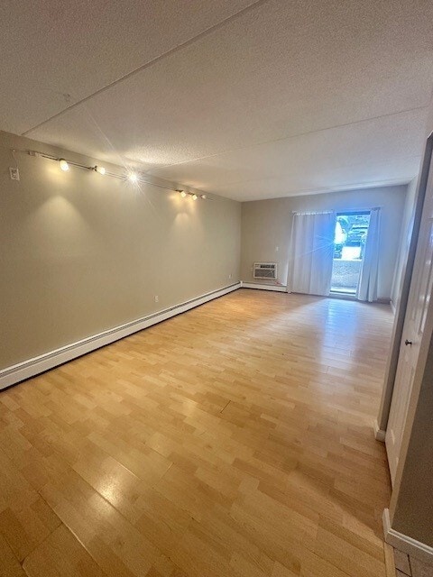 Building Photo - 16-16 Ellery St