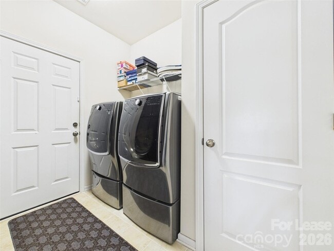 Building Photo - 1379 Corey Cabin Ct