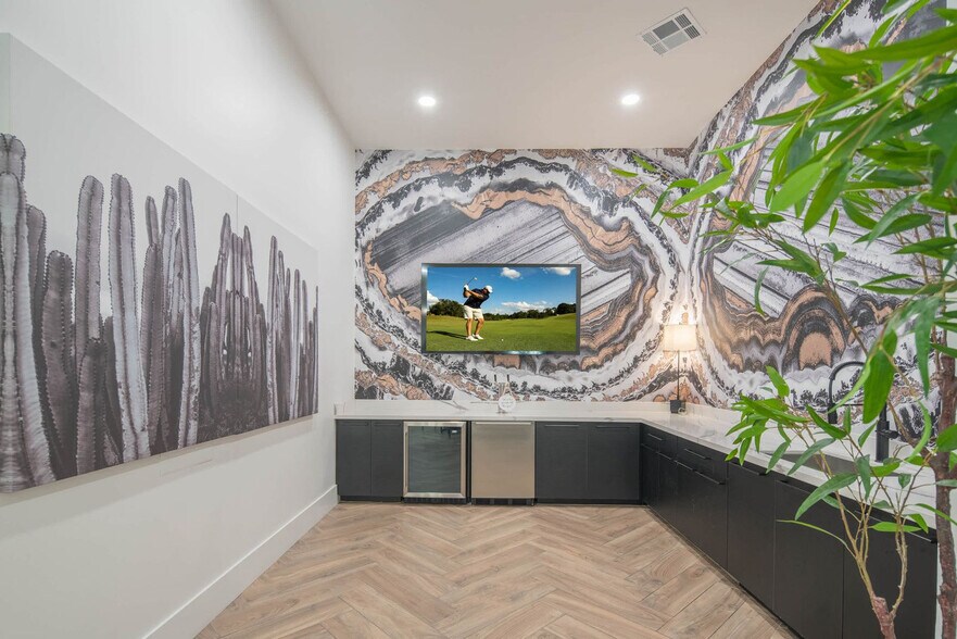 Building Photo - 7900 E Princess Dr