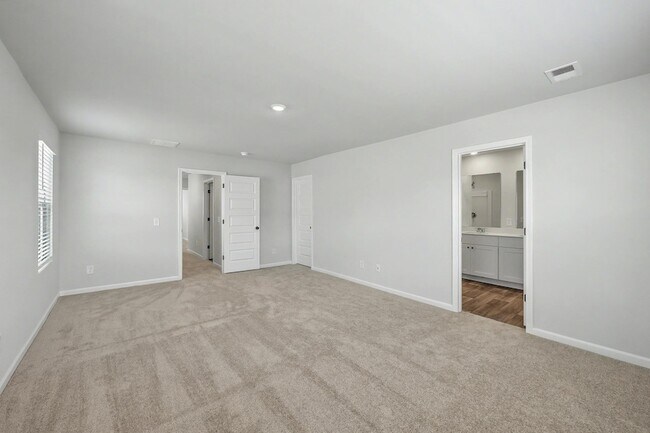 Building Photo - 762 Ridgley Dr