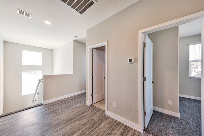 Building Photo - 2327 S Wycliff Cir