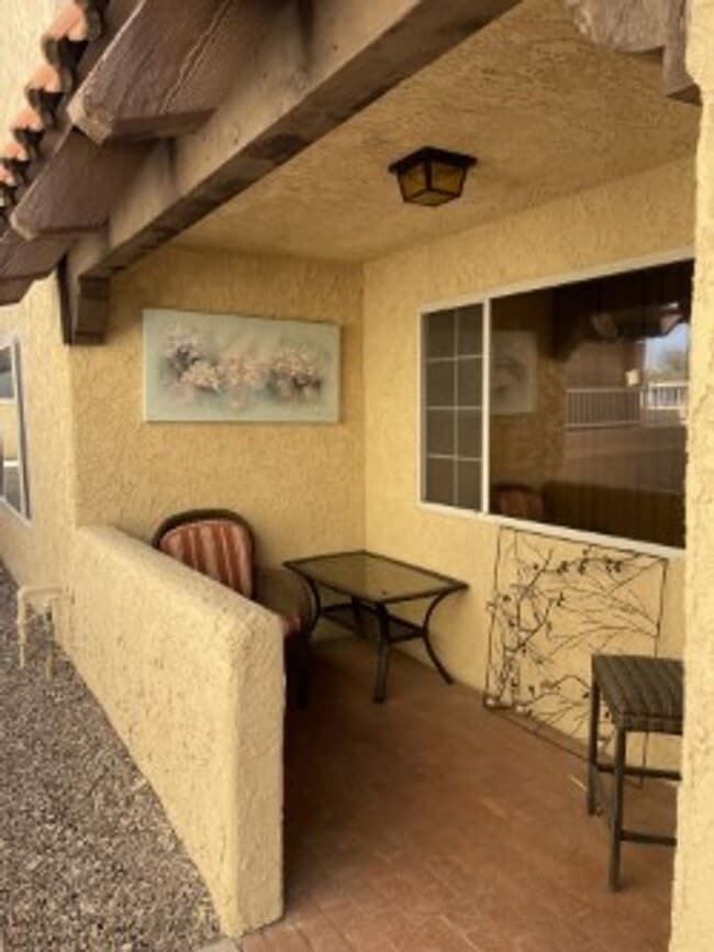 Building Photo - Spacious 3 bedroom, 3 bath, condo with a l...