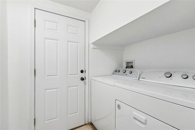 Building Photo - 2646 Jonquil St