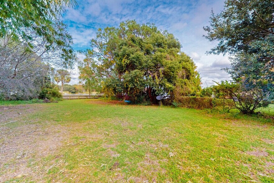 Building Photo - 2501 Weber St